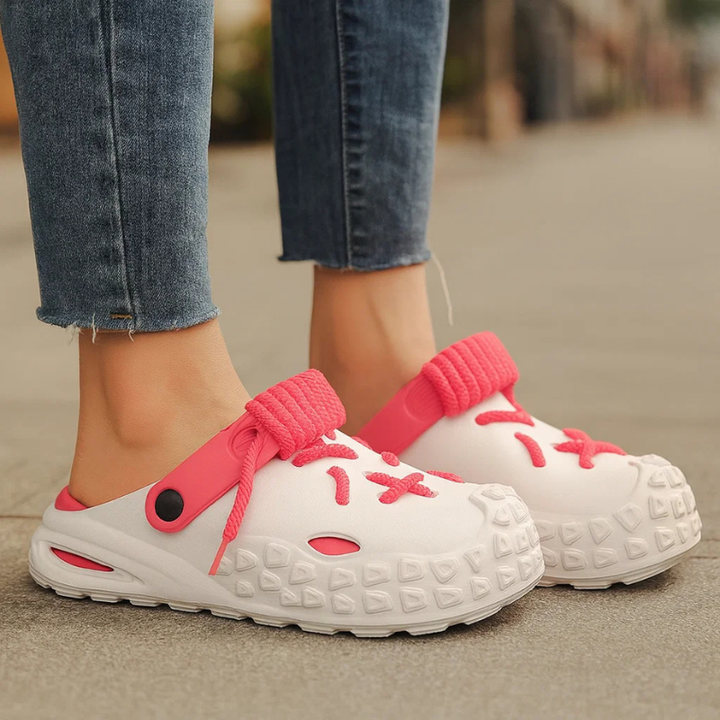 Women's Echo Laced Slides, offering adjustable comfort & water-friendly versatility.