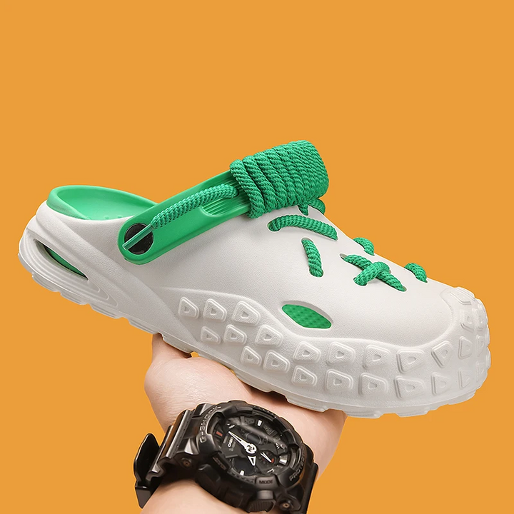 Casual women's clogs: Echo Laced, offering customizable fit & sleek modern style.