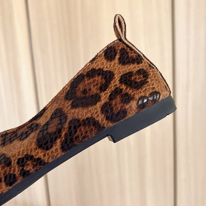 Everyday women's leopard print flats, comfortable and stylish animal print slip-on shoes for fashion.