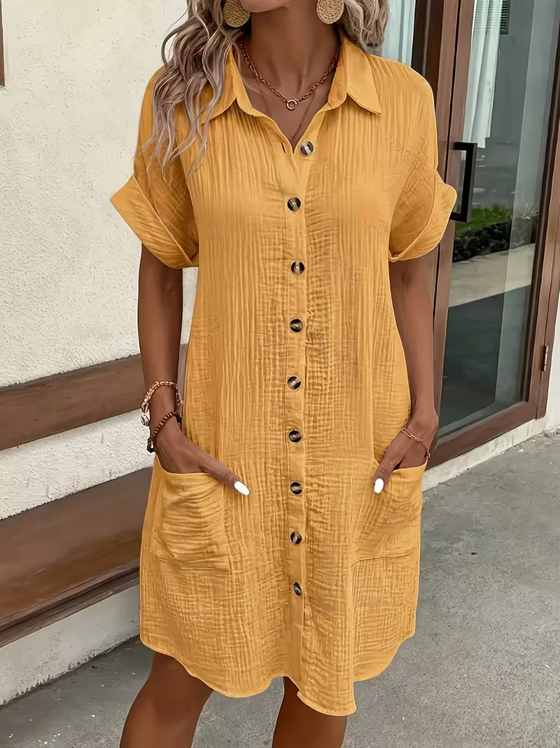Casual women's shirtdress with button-front, easy fit & collared design. Ideal for summer and vacation.