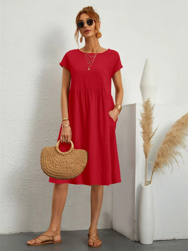 Versatile women's everyday pocket dress, relaxed fit, stylish for various casual occasions.