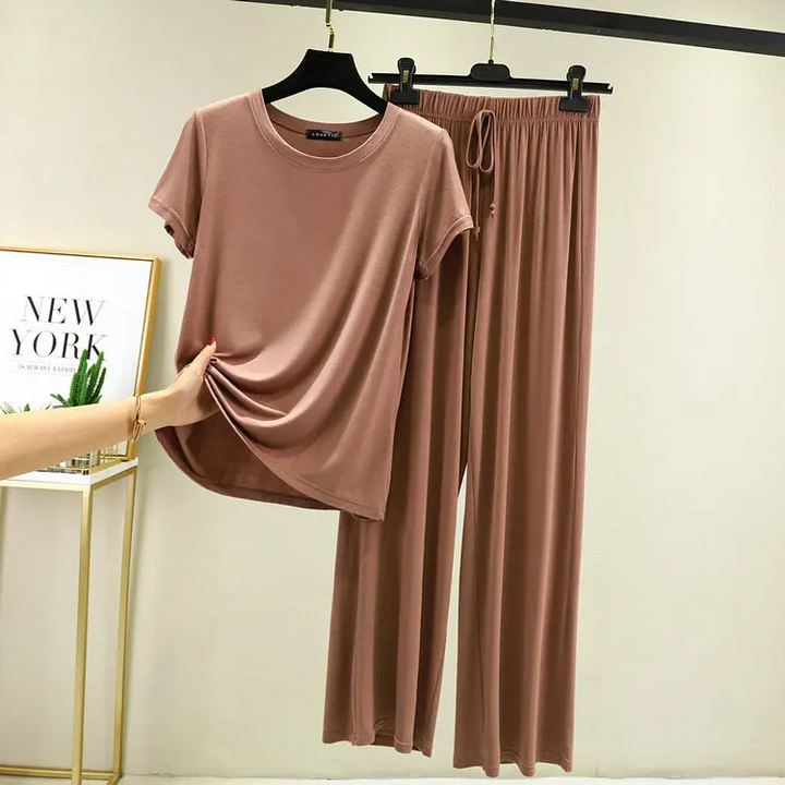 Women's Effortless Chic Lounge Set, soft fabric, relaxed fit, comfortable home wear, stylish casual outfit.