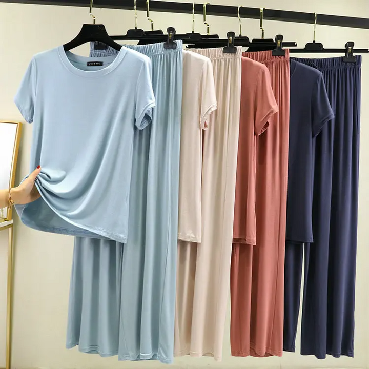 Modern women's matching lounge set, designed for ultimate comfort and relaxed style as home wear or casual.