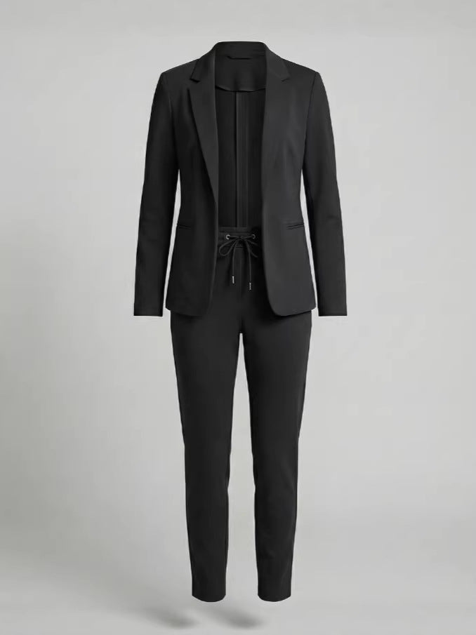 Versatile women's two-piece outfit: a chic casual blazer & matching pants, perfect for modern women's attire.