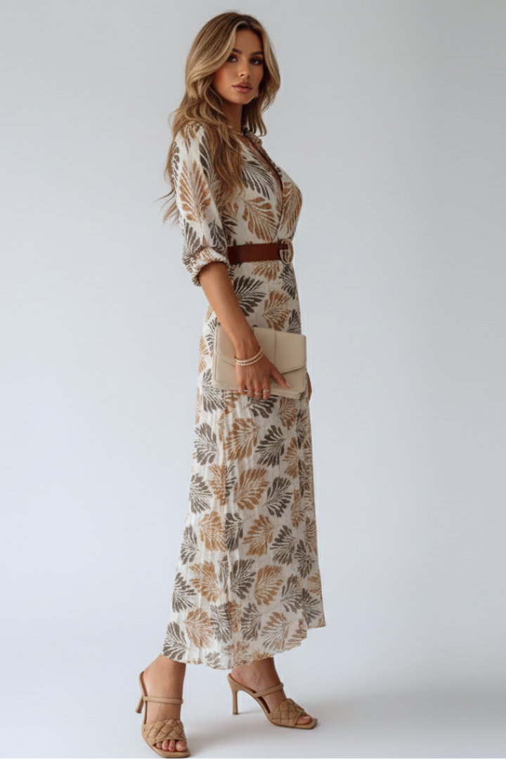 Casual women's maxi dress, vibrant pattern, elbow sleeves. Effortless style for everyday spring & summer fashion.