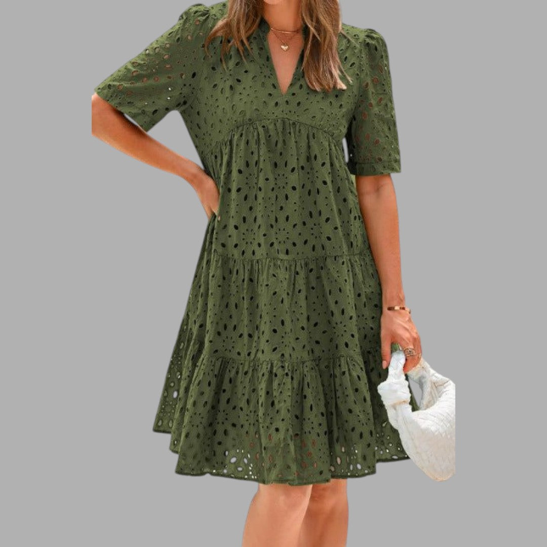 Stylish women's short mini dress, perfect for summer. A versatile casual dress with a comfortable regular fit for everyday fashion.