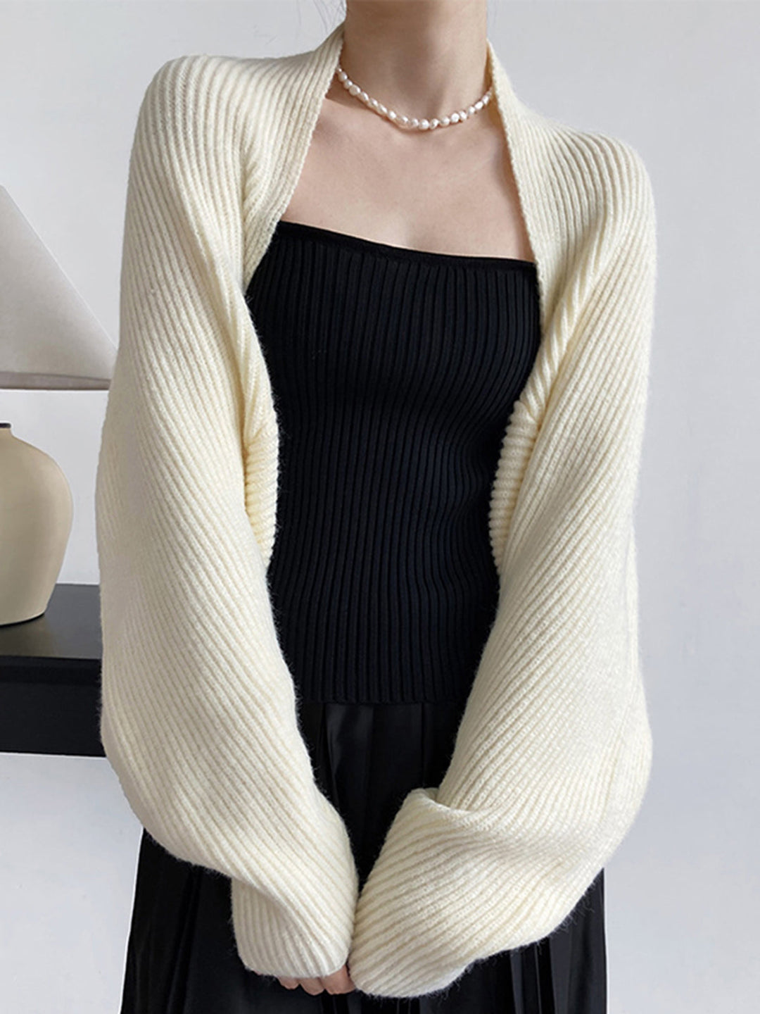 Effortless women's long sleeve open-front layering sweater, ideal for a comfortable everyday style.