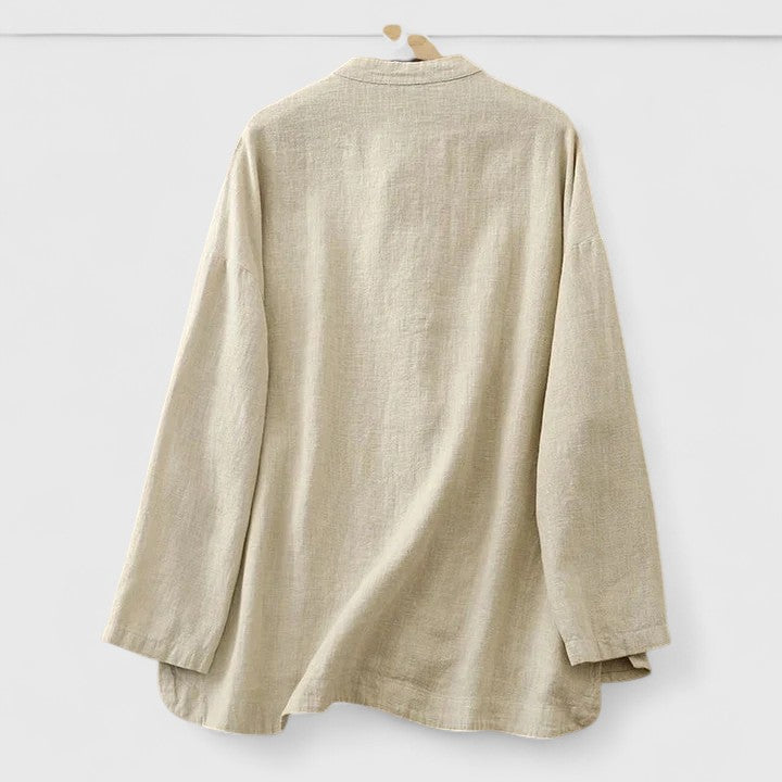 Women's effortless relaxed fit comfort shirt, perfect for chic everyday wear. Breathable and versatile spring/summer style.
