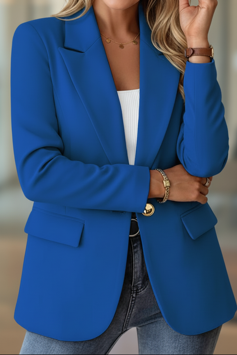 Versatile women's tailored blazer, a relaxed fit jacket for elegant professional and casual fashion.