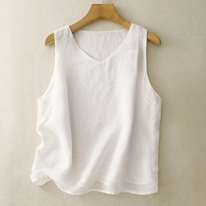 Relaxed women's sleeveless vest top. Chic, effortless casual clothing for a stylish and comfortable summer.