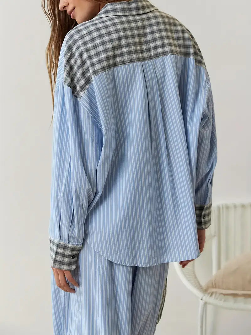 Casual women's striped lounge set, a comfortable two-piece outfit for spring and summer days.