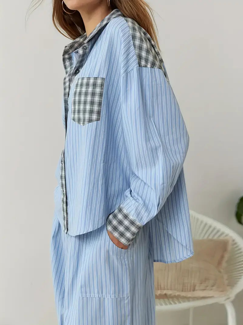 Comfortable women's striped lounge set, soft fabric, perfect for relaxing in style.