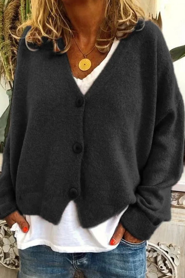 Comfortable women's button-front sweater. Effortless style for everyday fashion.