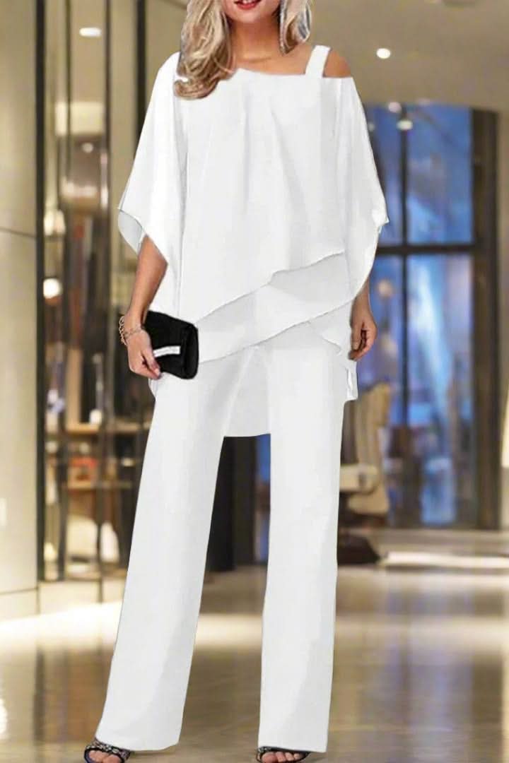 Stylish women's two-piece set for summer, offering comfortable fashion as lounge wear or versatile outfit.