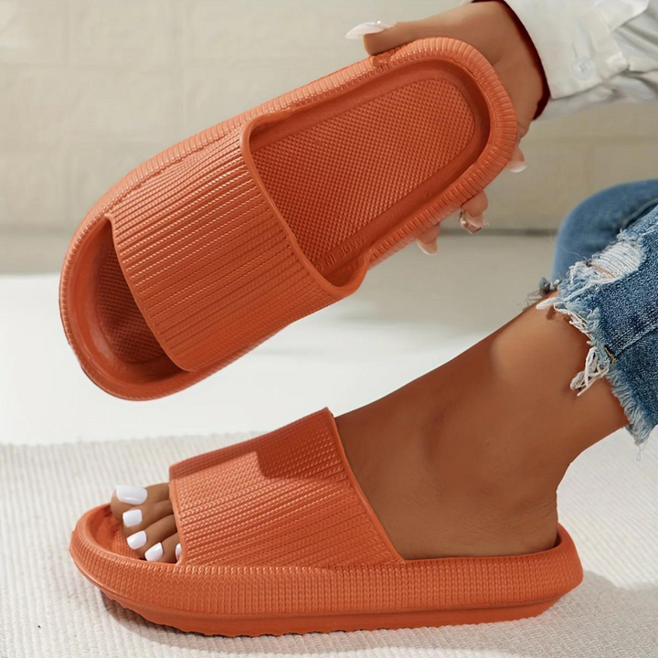 Women's Elaya non-slip beach sandals, comfortable pool slides, perfect for summer. Stylish & easy to wear.