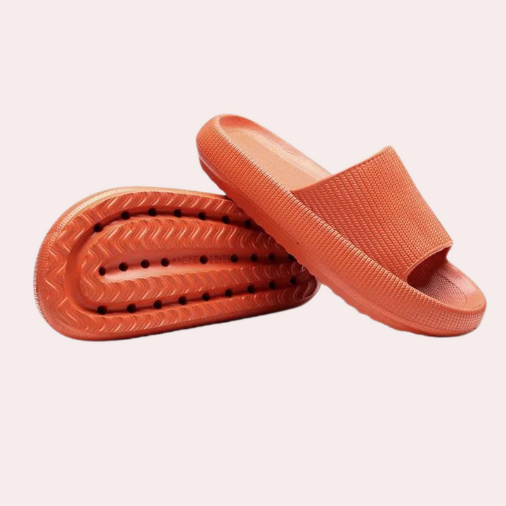 Easy-wear Elaya women's non-slip comfort slippers, great for indoor, outdoor, shower, and daily summer use.