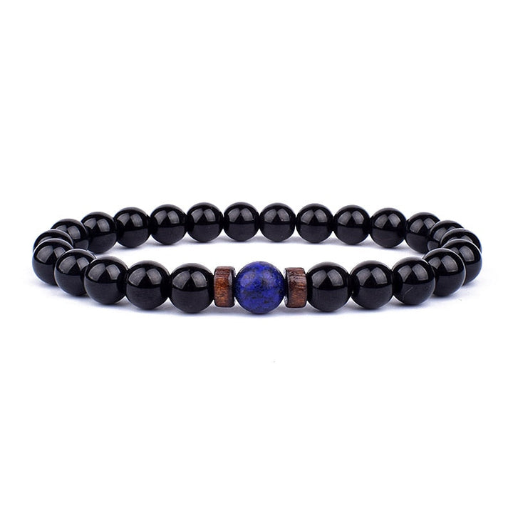Fashionable women's blue stone bracelet, a delicate natural gemstone accessory with a chic design.