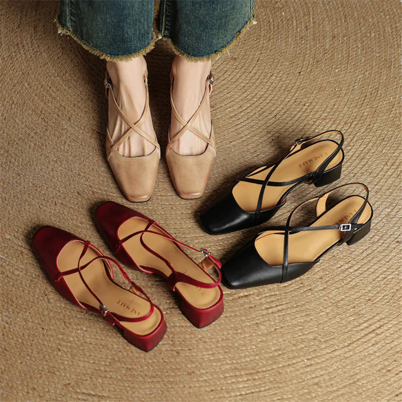 Durable women's closed toe block heels, designed for everyday comfort and refined style.