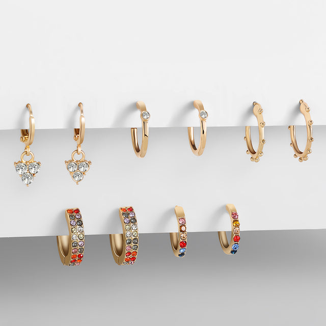 Women's elegant dangle earrings for chic style. Perfect fashion accessory.