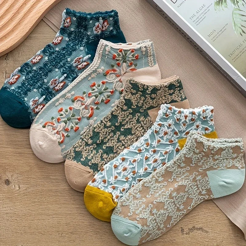Women's elegant embroidered ankle socks, 5-pair multipack. Stylish and comfortable fashion footwear.