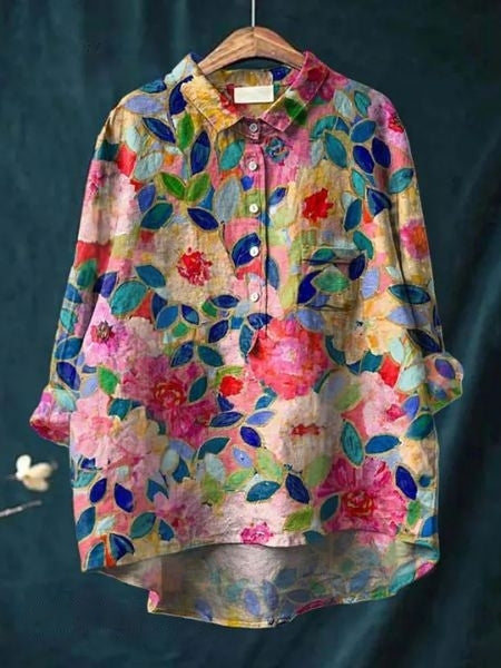 Comfortable women's floral blouse, elegant and stylish for any occasion.