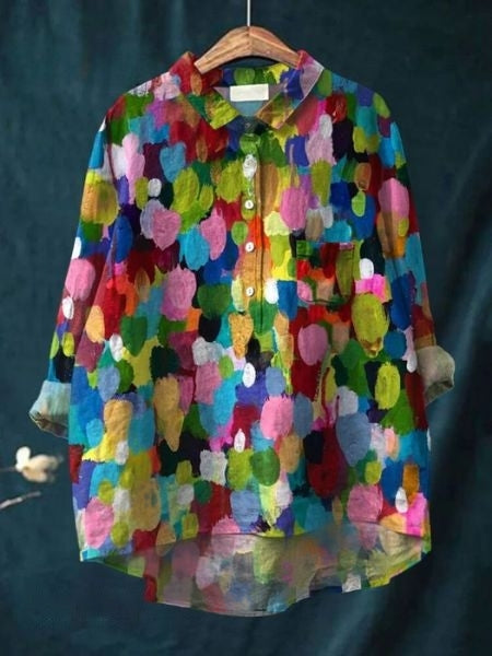 Chic women's top featuring a beautiful floral pattern, perfect for fashion.