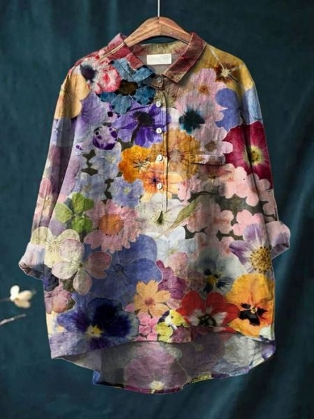 Effortlessly stylish women's floral blouse, elegant and comfortable.