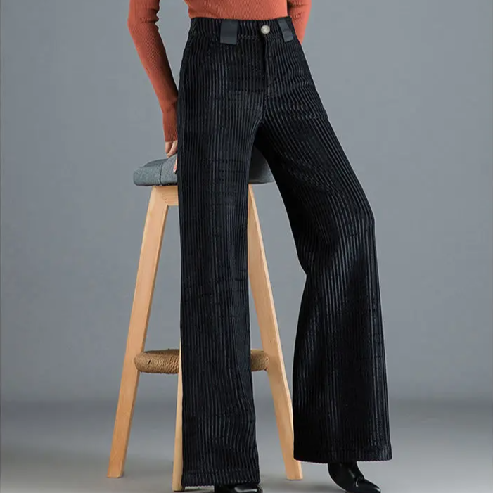 Chic women's wide-leg high-waisted trousers, offering an elegant and comfortable fit for sophisticated style.