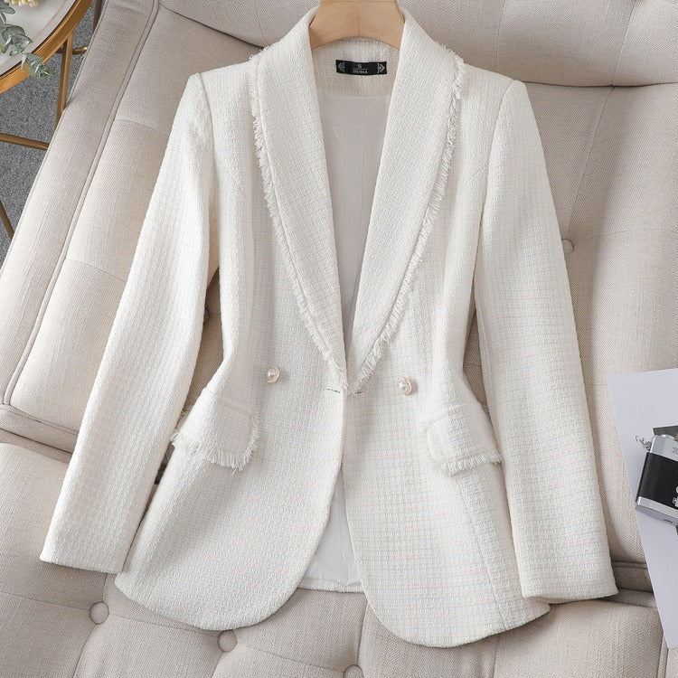 Women's sculpted blazer with a flattering tailored fit. Elegant design, subtle pearl details. Perfect for professional chic.
