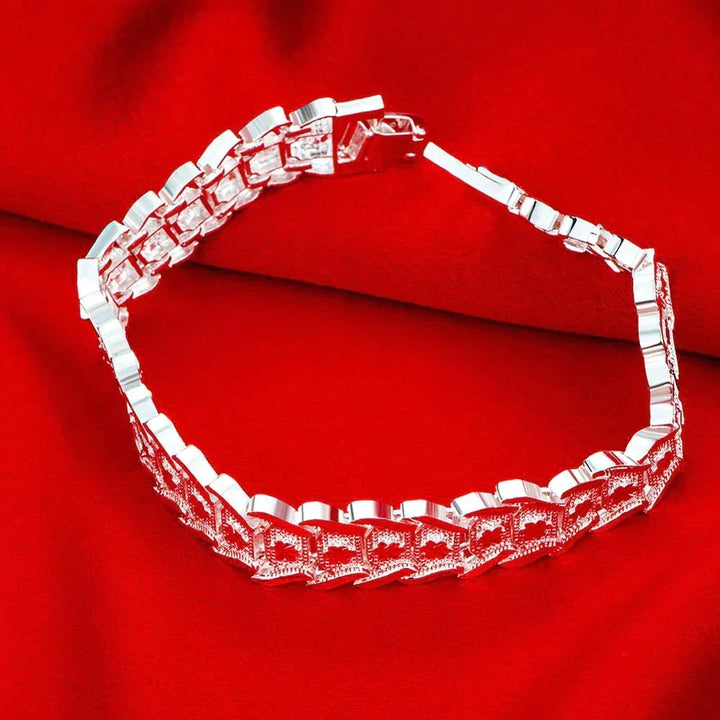 Stylish women's elegant rhinestone bracelet, a chic fashion accessory perfect for parties or a thoughtful gift.