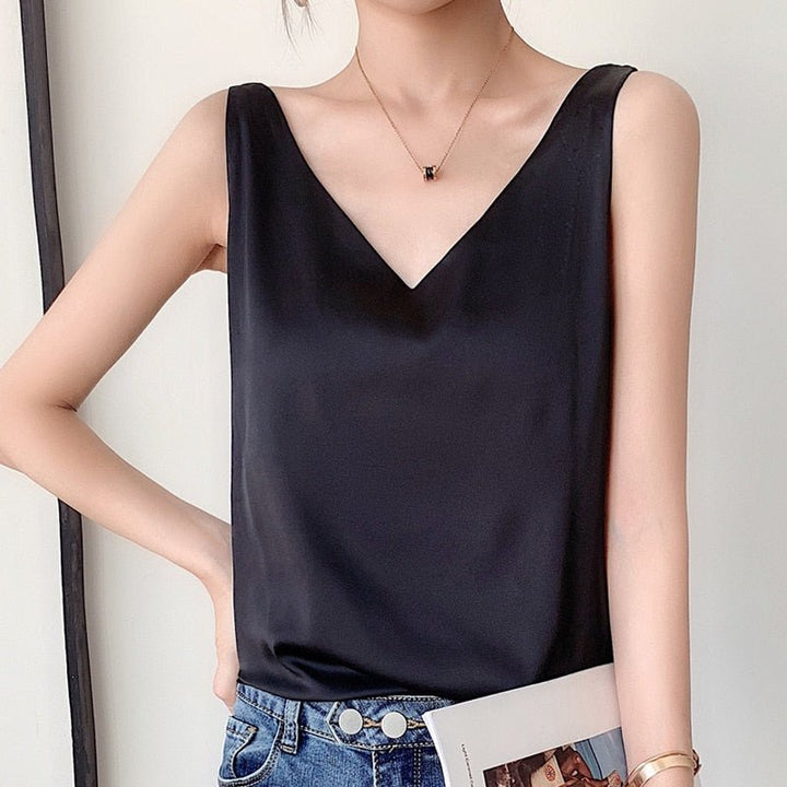 Women's elegant sleeveless tank top, perfect for everyday chic style & summer fashion.