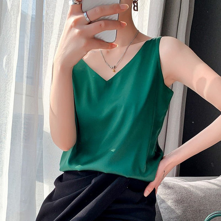 Elegant women's tank top, sleeveless design, great for casual outings or city fashion.