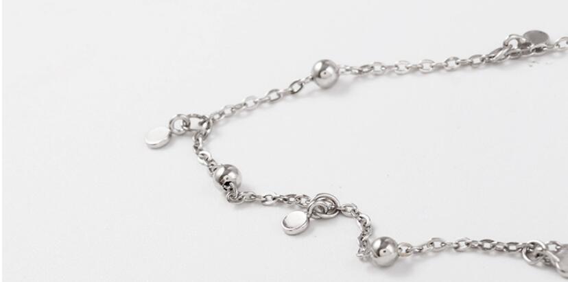 Versatile elegant silver teardrop necklace, women's jewelry perfect for everyday or special occasions.