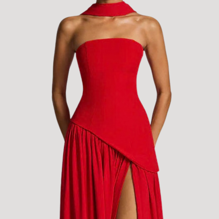 Women's pleated strapless long formal dress, perfect for gala events and evening wear.