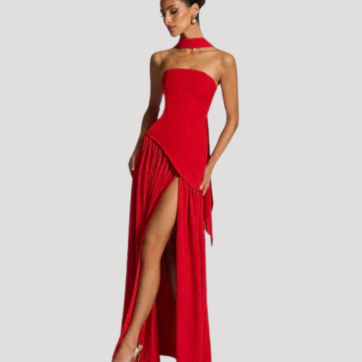 Elegant strapless pleated maxi dress, an essential formal evening gown for women.