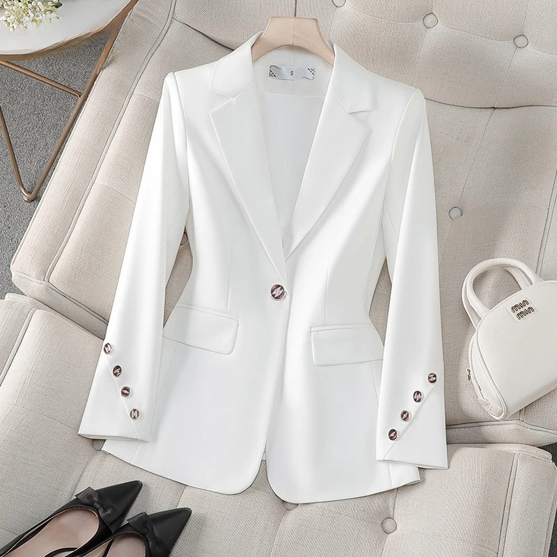 Women's elegant tailored blazer, perfect for professional wear & chic office attire. Sophisticated & versatile jacket.