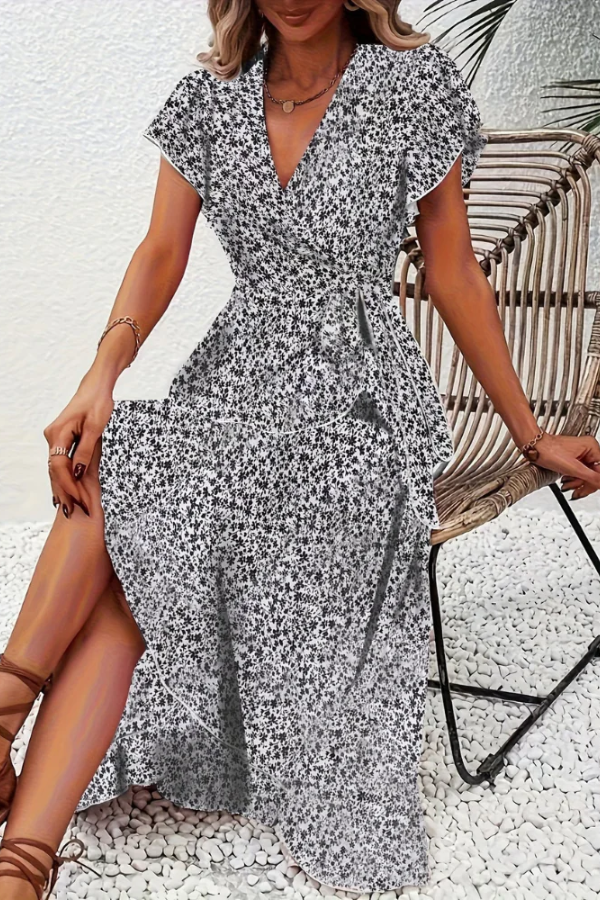 Women's casual V-neck floral dress, ideal for summer outings and comfortable wear.