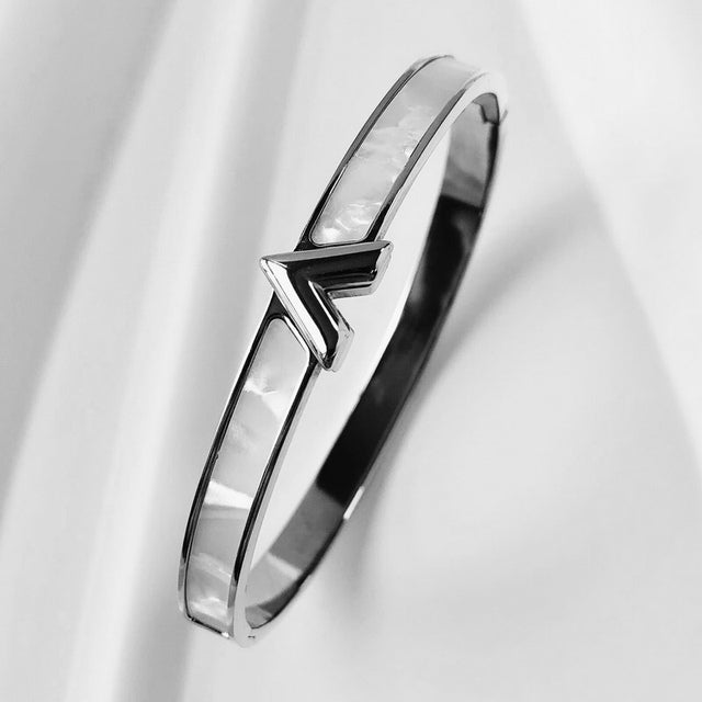 Dazzling women's zircon inlay bracelet, a waterproof and chic jewelry gift.