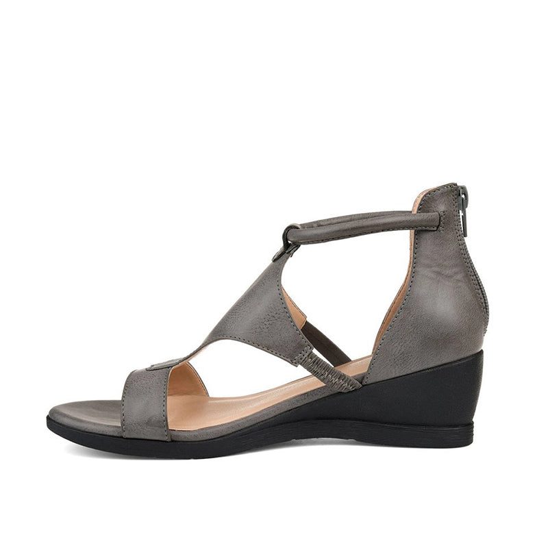 Versatile women's elevated heel sandals with an adjustable ankle strap, ideal for summer, party, or casual wear.