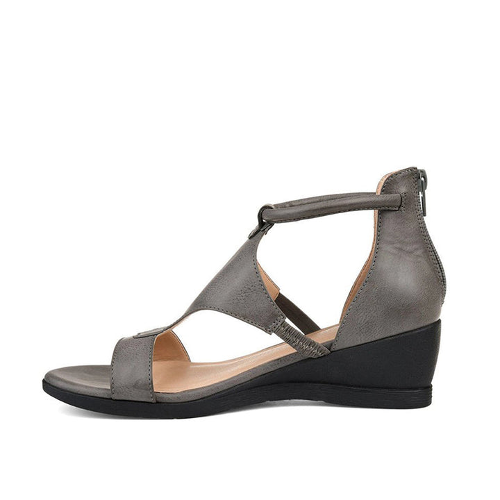 Versatile women's elevated heel sandals with an adjustable ankle strap, ideal for summer, party, or casual wear.