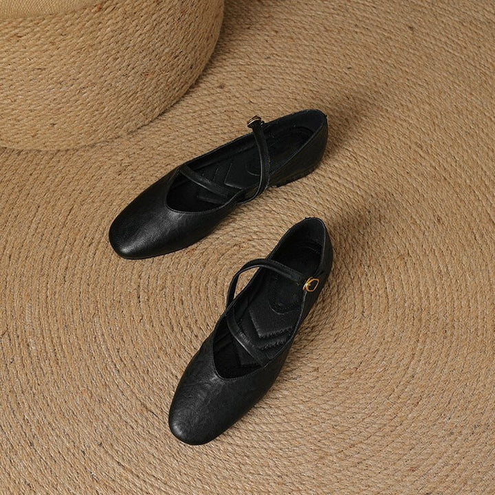 Side view of Elora women's comfortable daily flats, featuring a durable, slip-resistant sole.