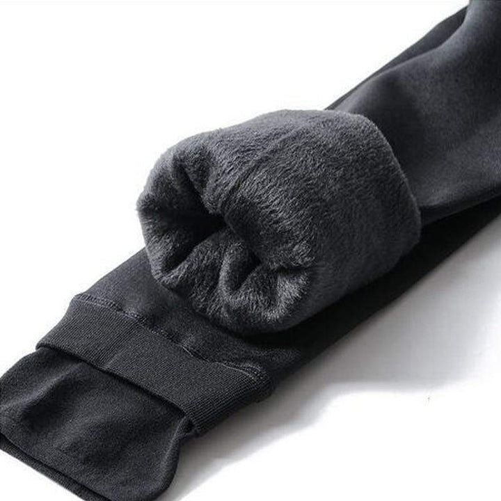 Everyday women's Elsa thermal leggings with fleece lining, providing ultimate warmth for cold winter days.