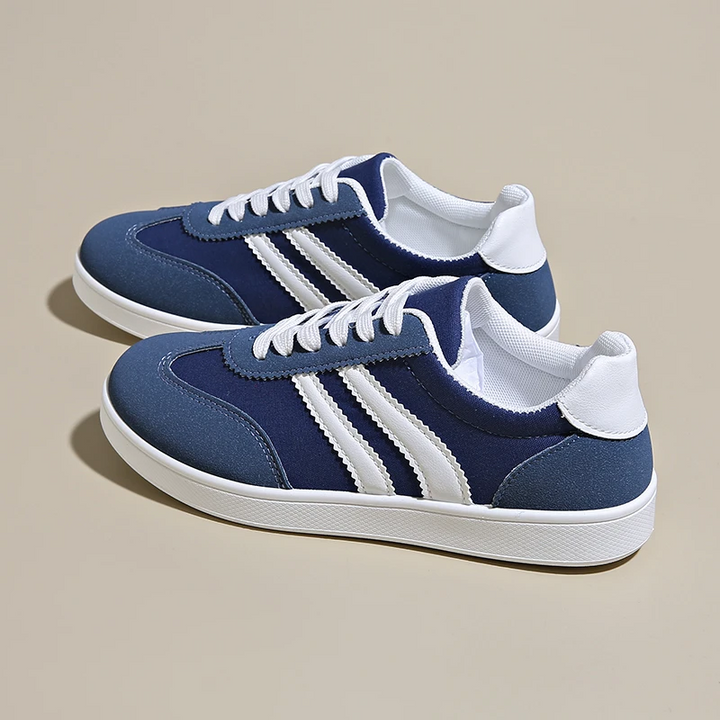 Comfortable Elsa women's retro sneakers. Vintage-inspired casual footwear, perfect for 80s fashion.