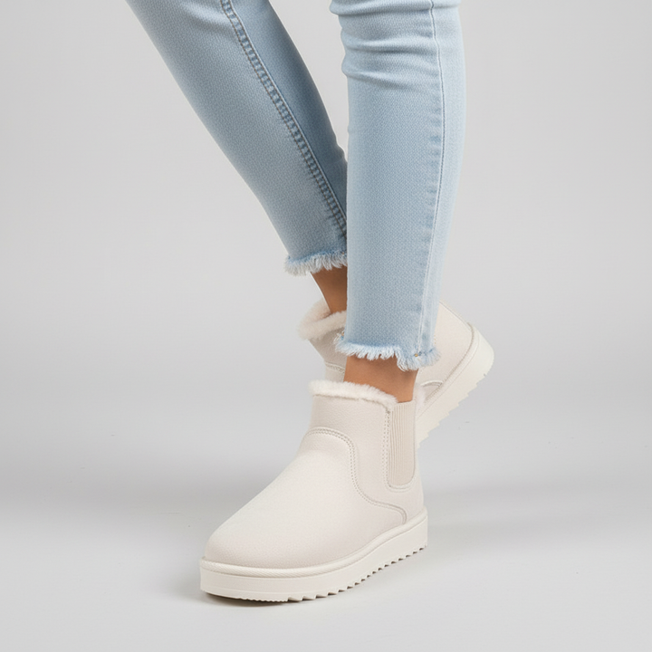 Fashionable women's Emily thermal boots, offering warmth and style as winter footwear