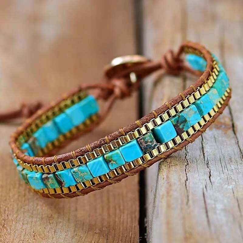 Fashionable women's bracelet made with emperor stone and turquoise, an eye-catching and meaningful accessory.