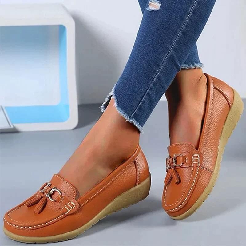 Leather ergonomic women's sandals, designed with arch support for supreme comfort & summer style.