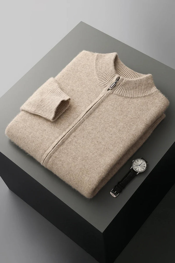 Close-up of Essence Jacket fabric: Smooth, sleek material, perfect for refined women's outerwear.