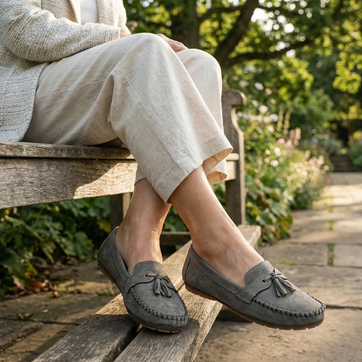 Casual versatile women's extra wide loafers, memory foam for ultimate everyday comfort.