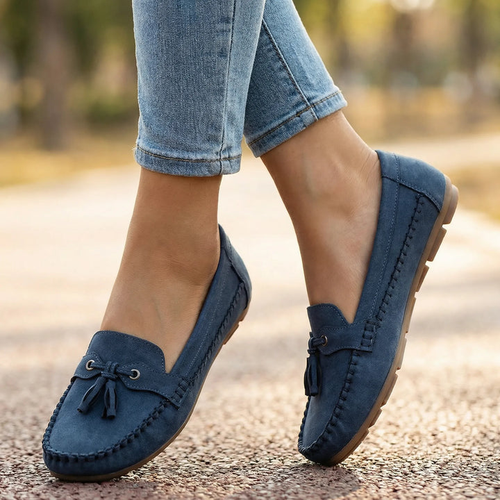 Everyday style women's extra wide loafers, soft memory foam for supreme comfort.