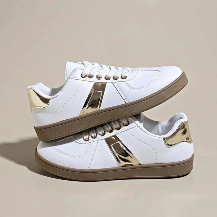 Versatile black women's comfort sneakers with a modern design, perfect for fashion and walking.